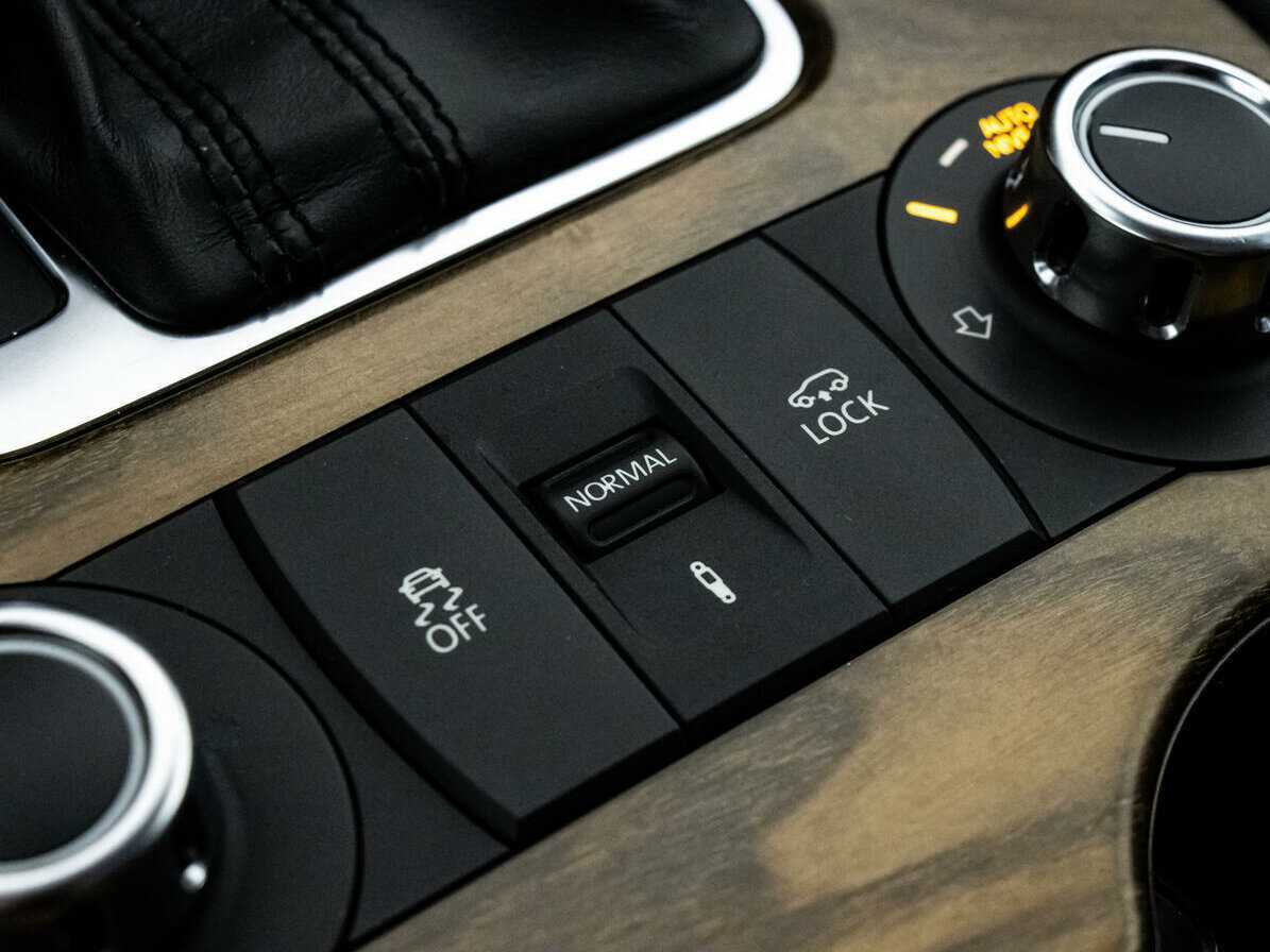 Volkswagen Touareg б/у, 2012, Автоматическая. Фото: #15