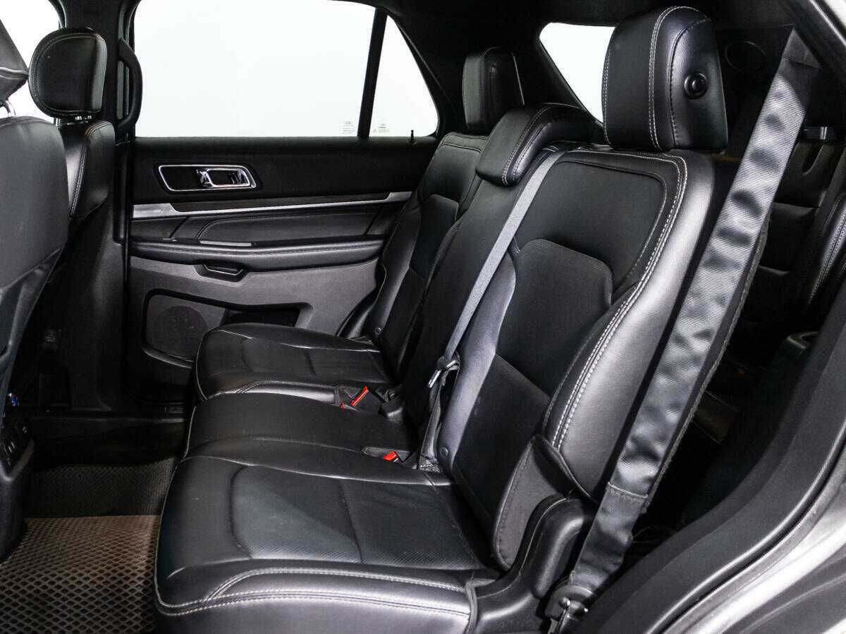 Ford Explorer б/у, 2017, Автоматическая. Фото: #9