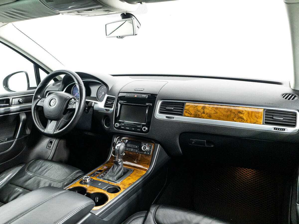 Volkswagen Touareg б/у, 2013, Автоматическая. Фото: #8