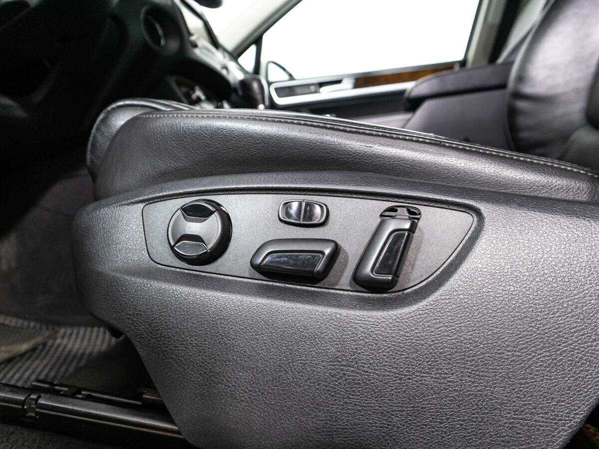Volkswagen Touareg б/у, 2013, Автоматическая. Фото: #15