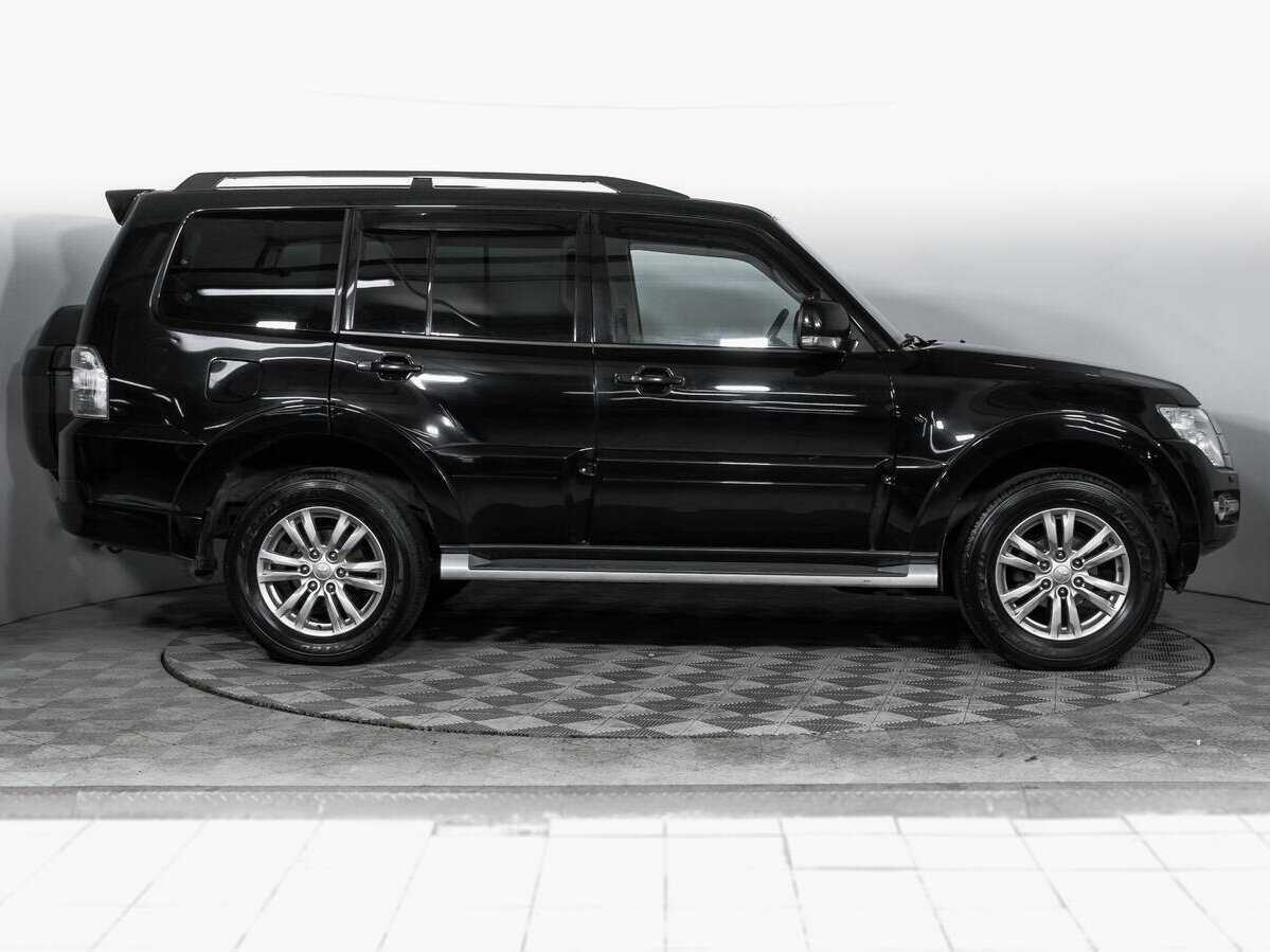 Mitsubishi Pajero б/у, 2017, Автоматическая. Фото: #3