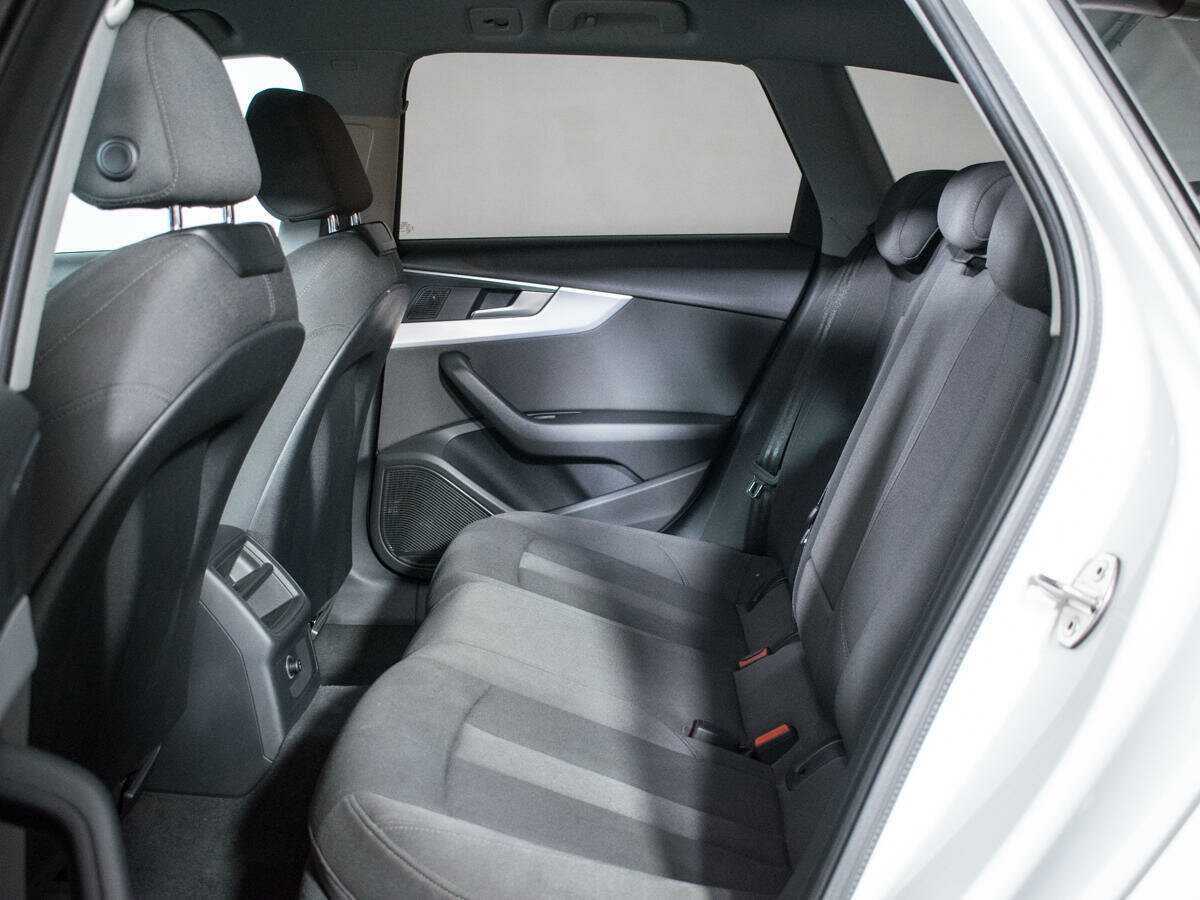 Audi A4 б/у, 2018, Роботизированная. Фото: #9