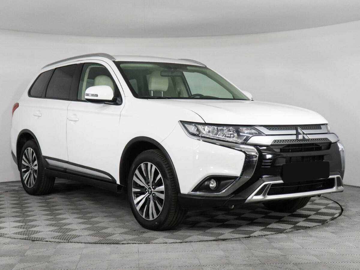 Mitsubishi Outlander б/у, 2021, Вариатор. Фото: #2