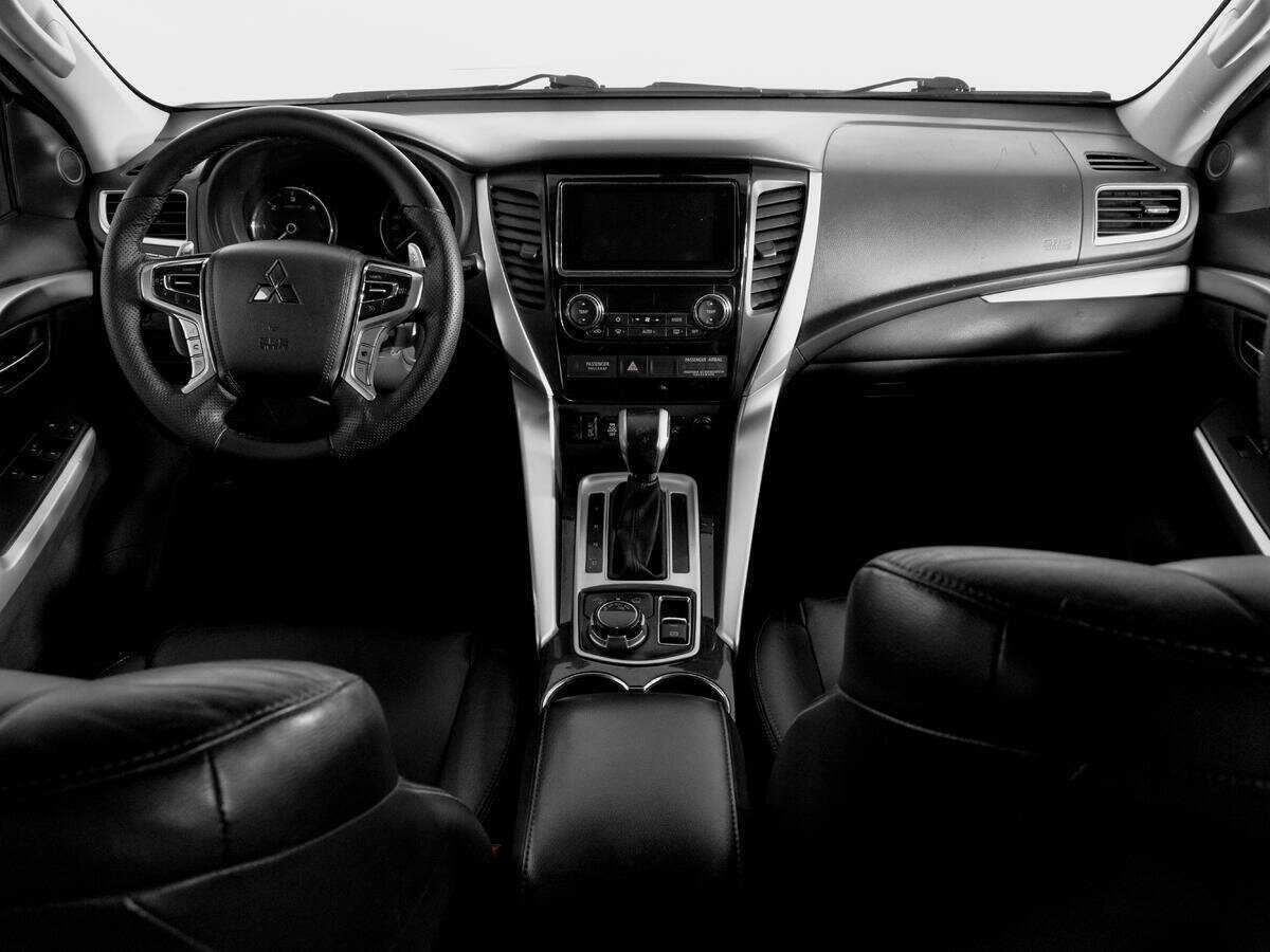 Mitsubishi Pajero Sport б/у, 2018, Автоматическая. Фото: #11