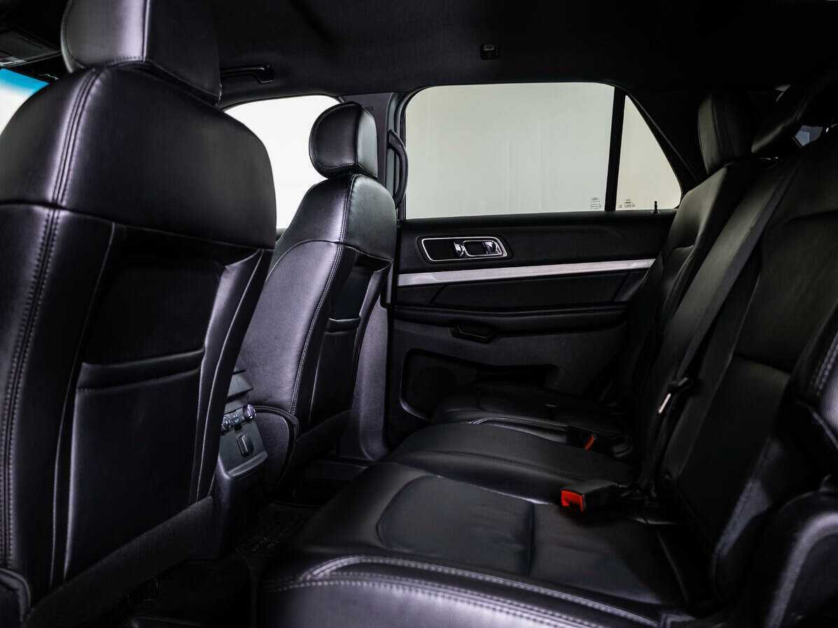 Ford Explorer б/у, 2016, Автоматическая. Фото: #10