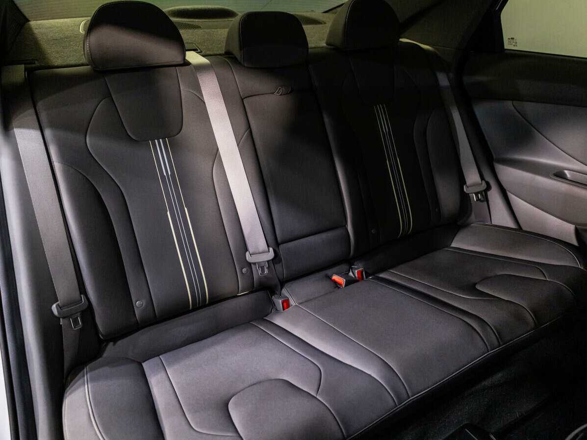 Hyundai Elantra б/у, 2021, Автоматическая. Фото: #8