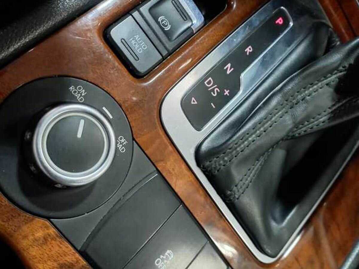 Volkswagen Touareg б/у, 2013, Автоматическая. Фото: #15