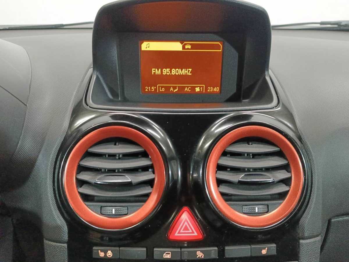 Opel Corsa б/у, 2013, Автоматическая. Фото: #13