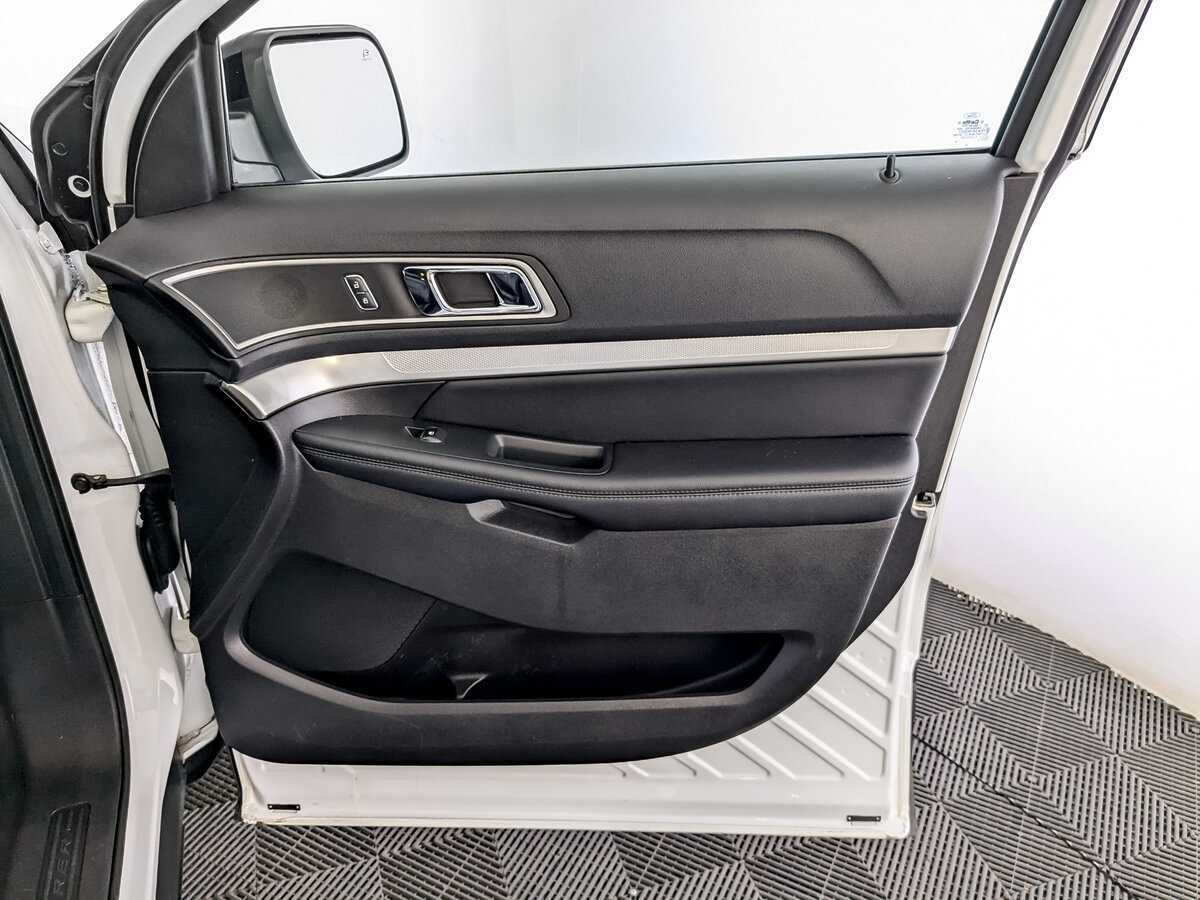 Ford Explorer б/у, 2017, Автоматическая. Фото: #20