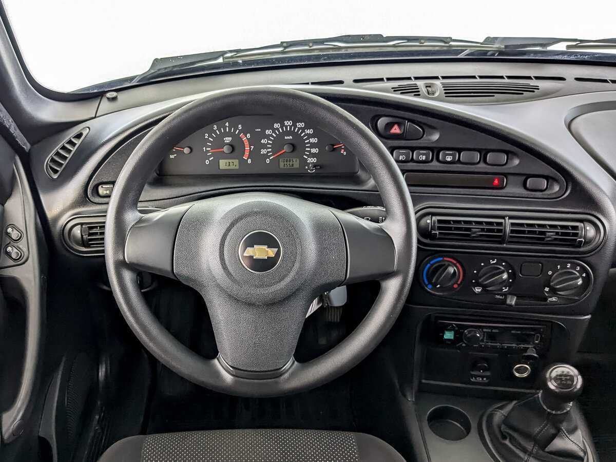 Chevrolet Niva б/у, 2017, Механическая. Фото: #16