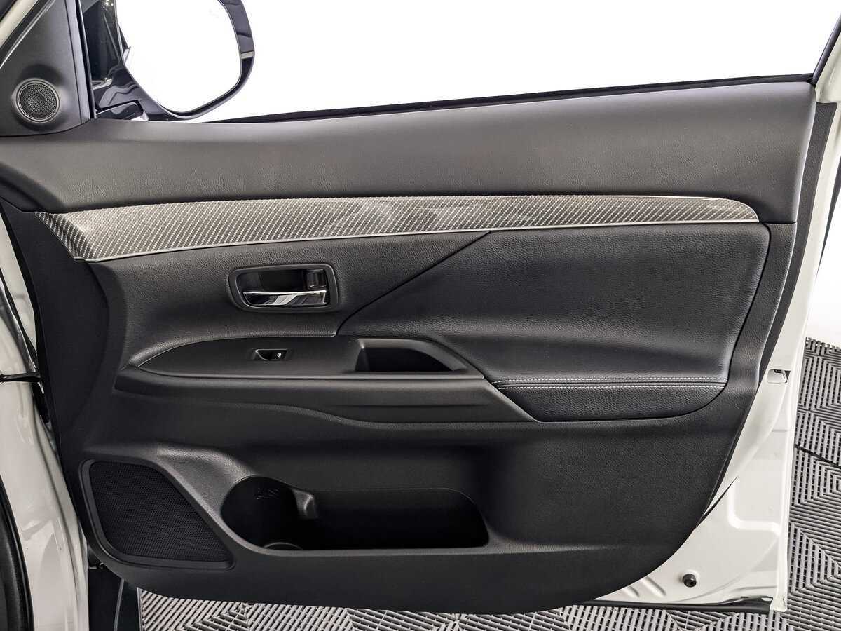 Mitsubishi Outlander б/у, 2021, Вариатор. Фото: #18