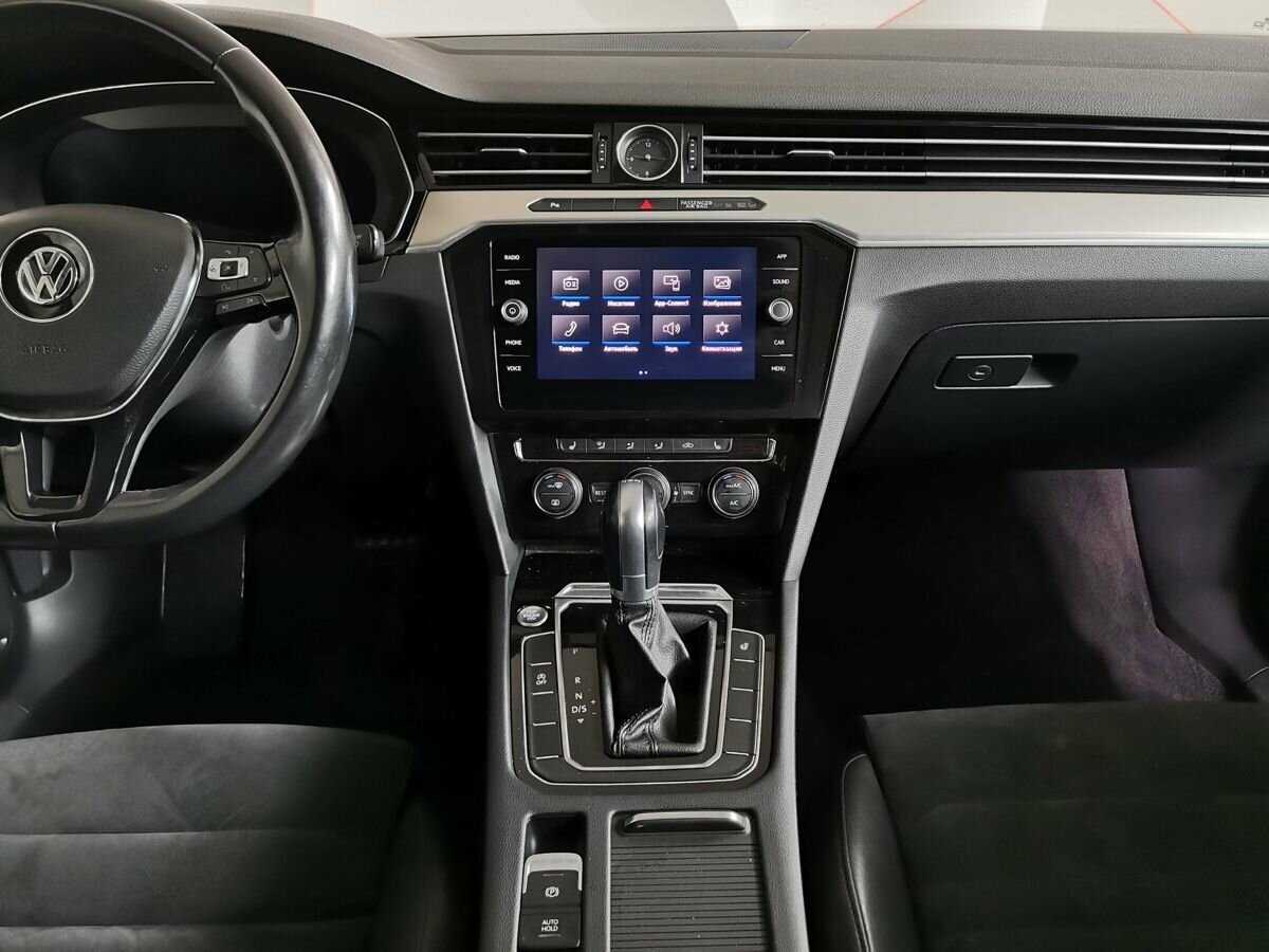 Volkswagen Passat б/у, 2018, Роботизированная. Фото: #10