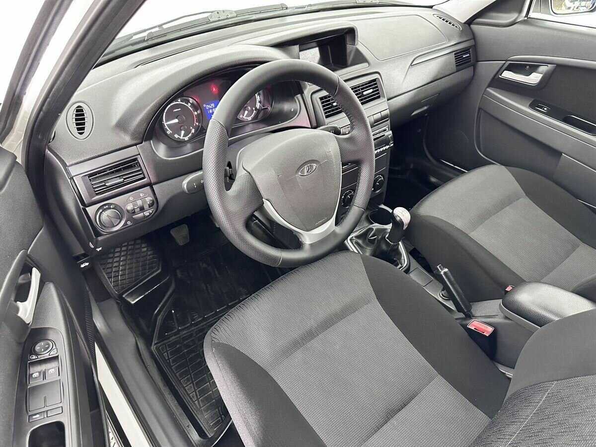 Lada (ВАЗ) Priora б/у, 2017, Механическая. Фото: #6