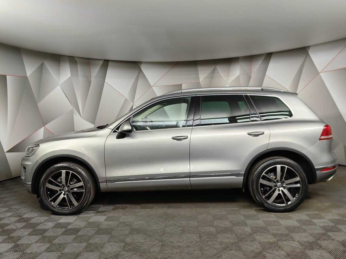 Volkswagen Touareg б/у, 2017, Автоматическая. Фото: #4