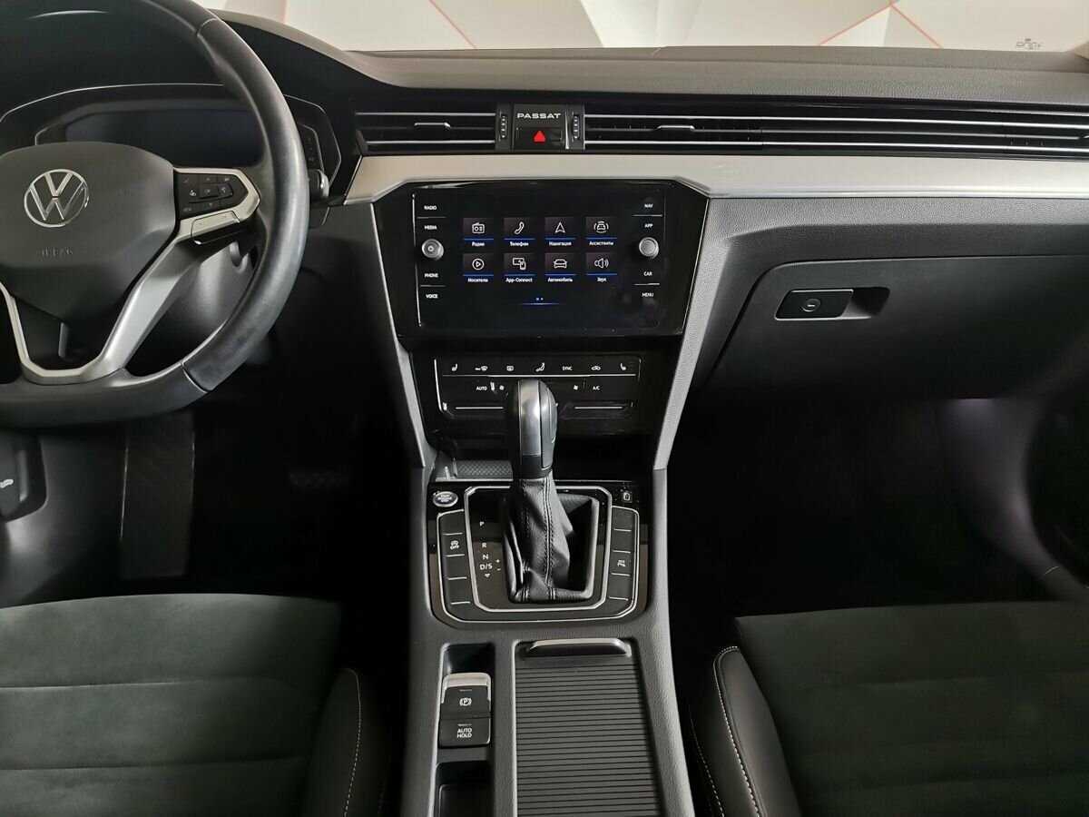 Volkswagen Passat б/у, 2021, Роботизированная. Фото: #9