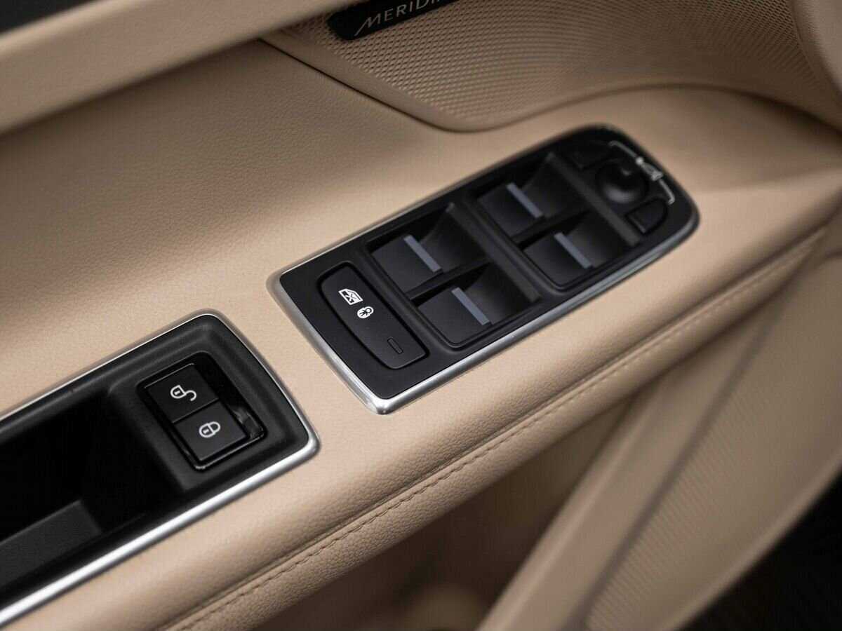 Jaguar XF б/у, 2017, Автоматическая. Фото: #19