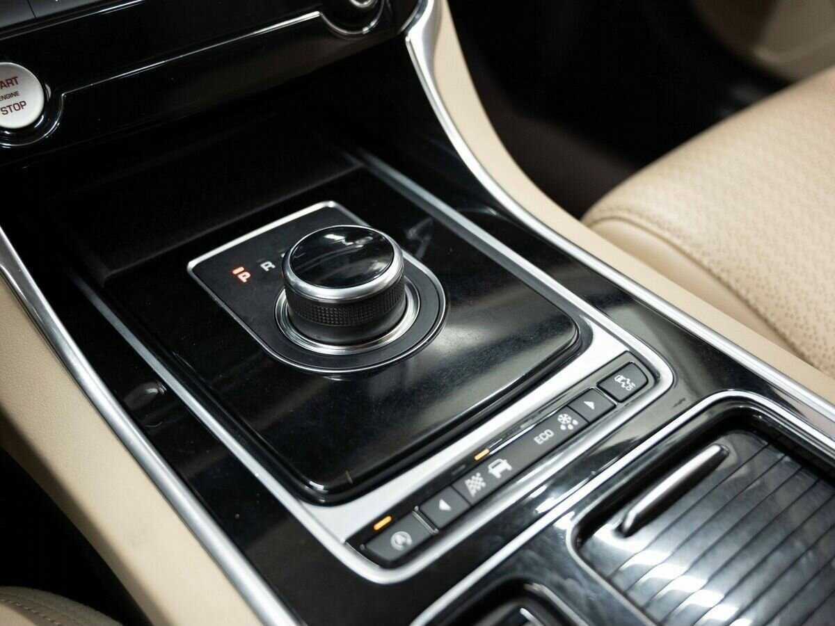 Jaguar XF б/у, 2017, Автоматическая. Фото: #23