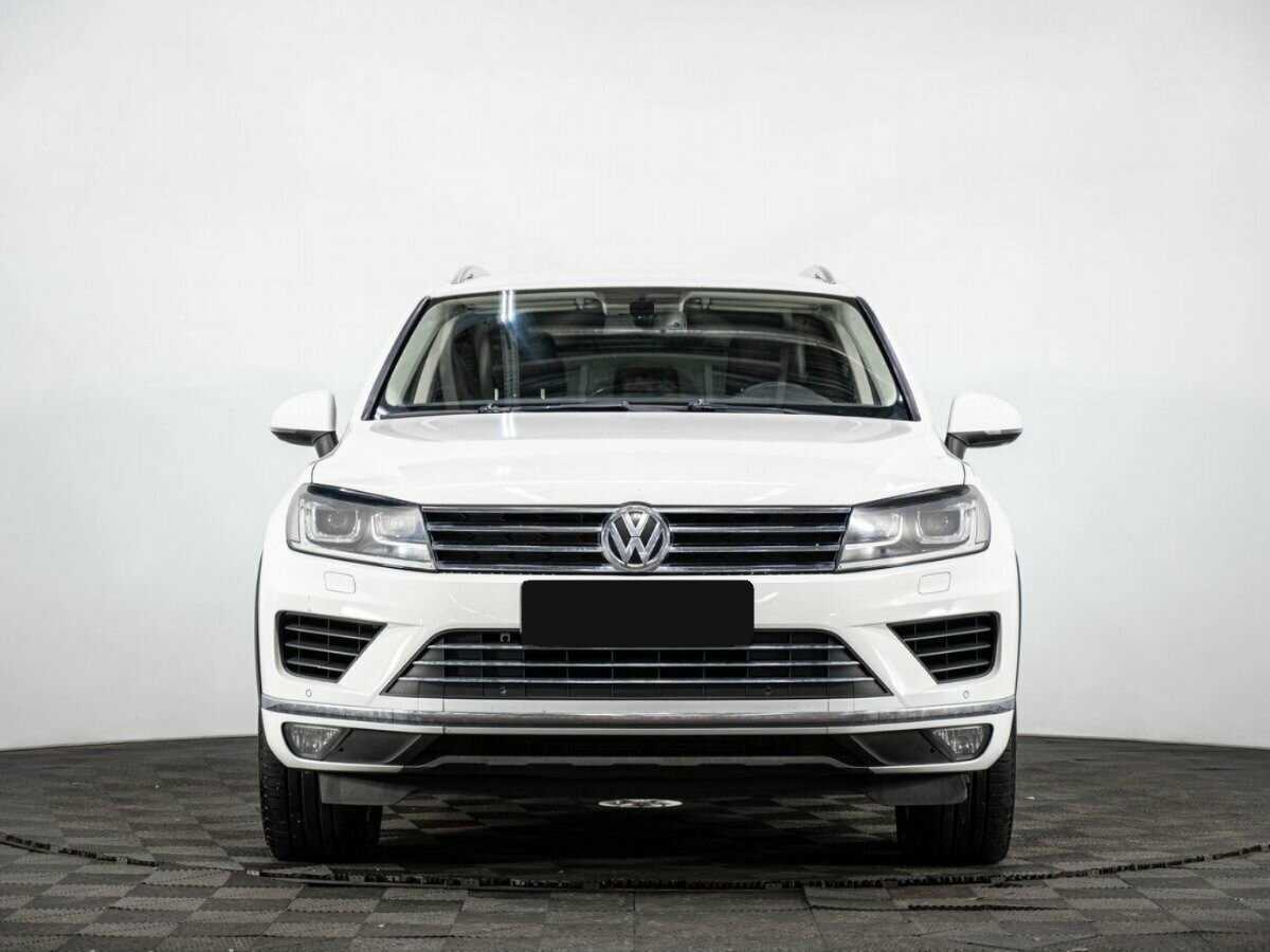 Volkswagen Touareg б/у, 2015, Автоматическая. Фото: #1