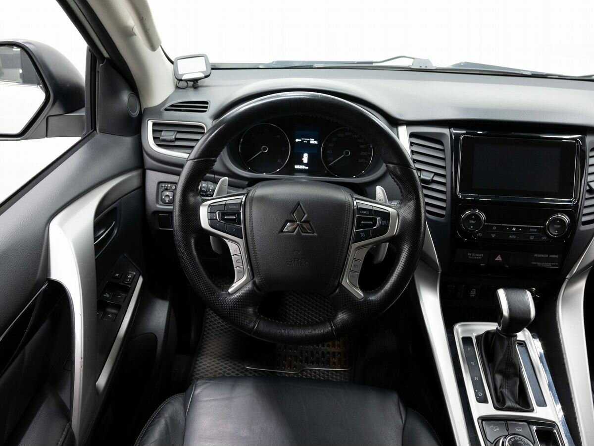 Mitsubishi Pajero Sport б/у, 2017, Автоматическая. Фото: #13