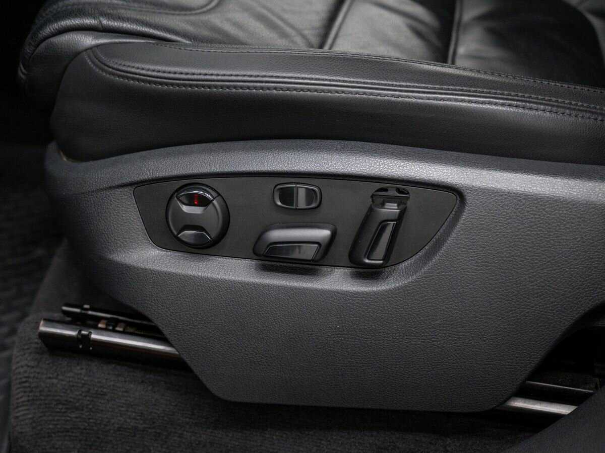 Volkswagen Touareg б/у, 2016, Автоматическая. Фото: #15