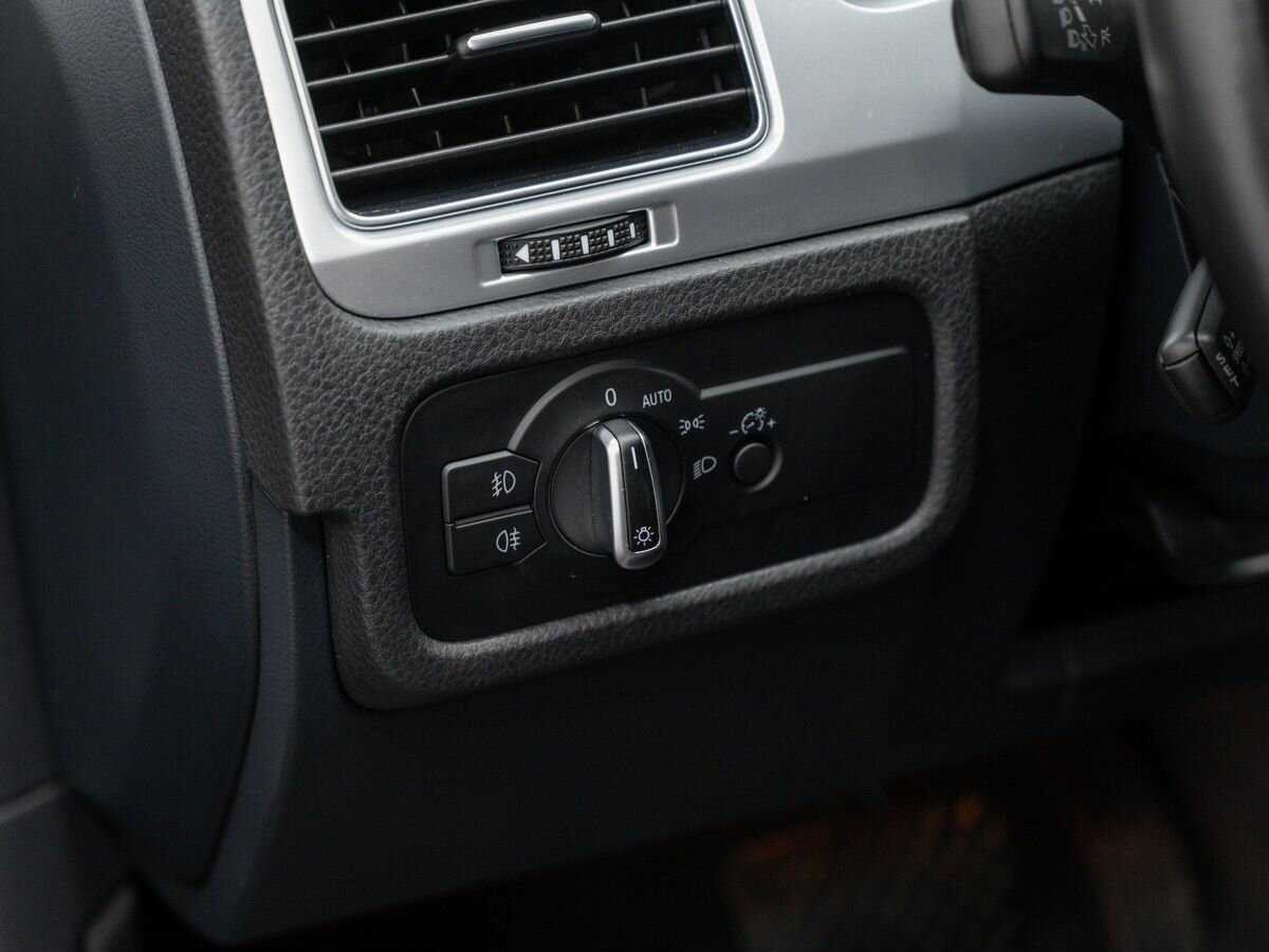 Volkswagen Touareg б/у, 2016, Автоматическая. Фото: #16