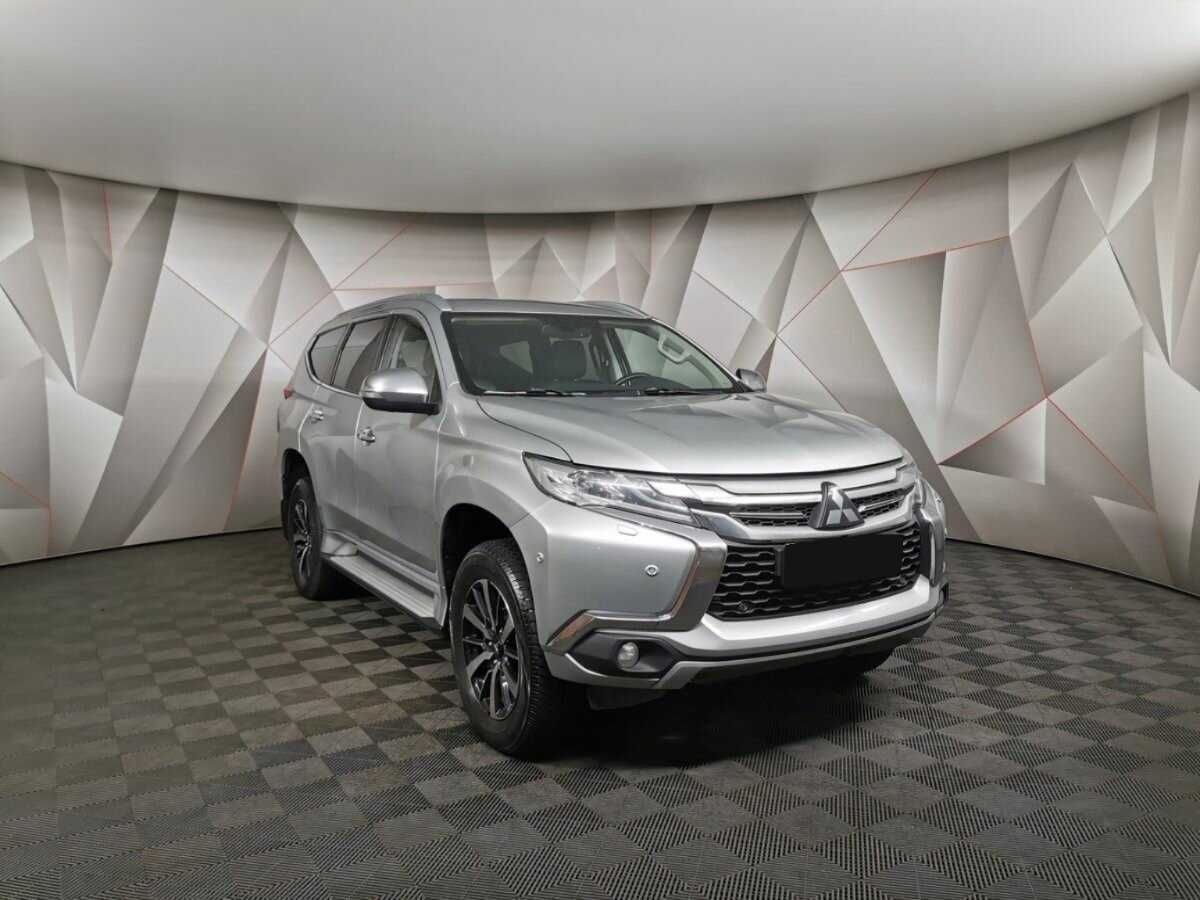 Mitsubishi Pajero Sport б/у, 2017, Автоматическая. Фото: #2