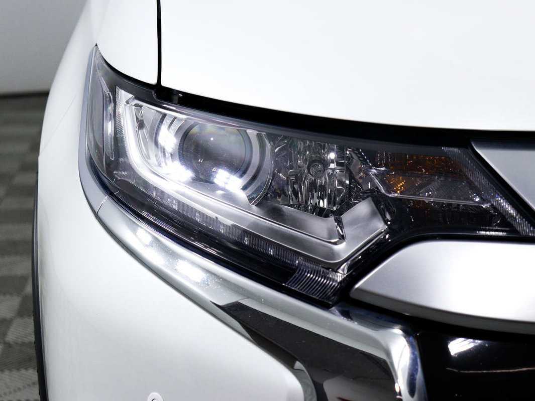 Mitsubishi Outlander б/у, 2021, Вариатор. Фото: #11