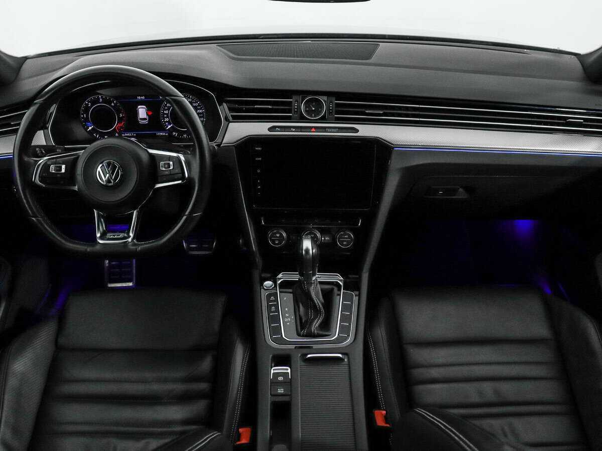 Volkswagen Passat б/у, 2019, Роботизированная. Фото: #12