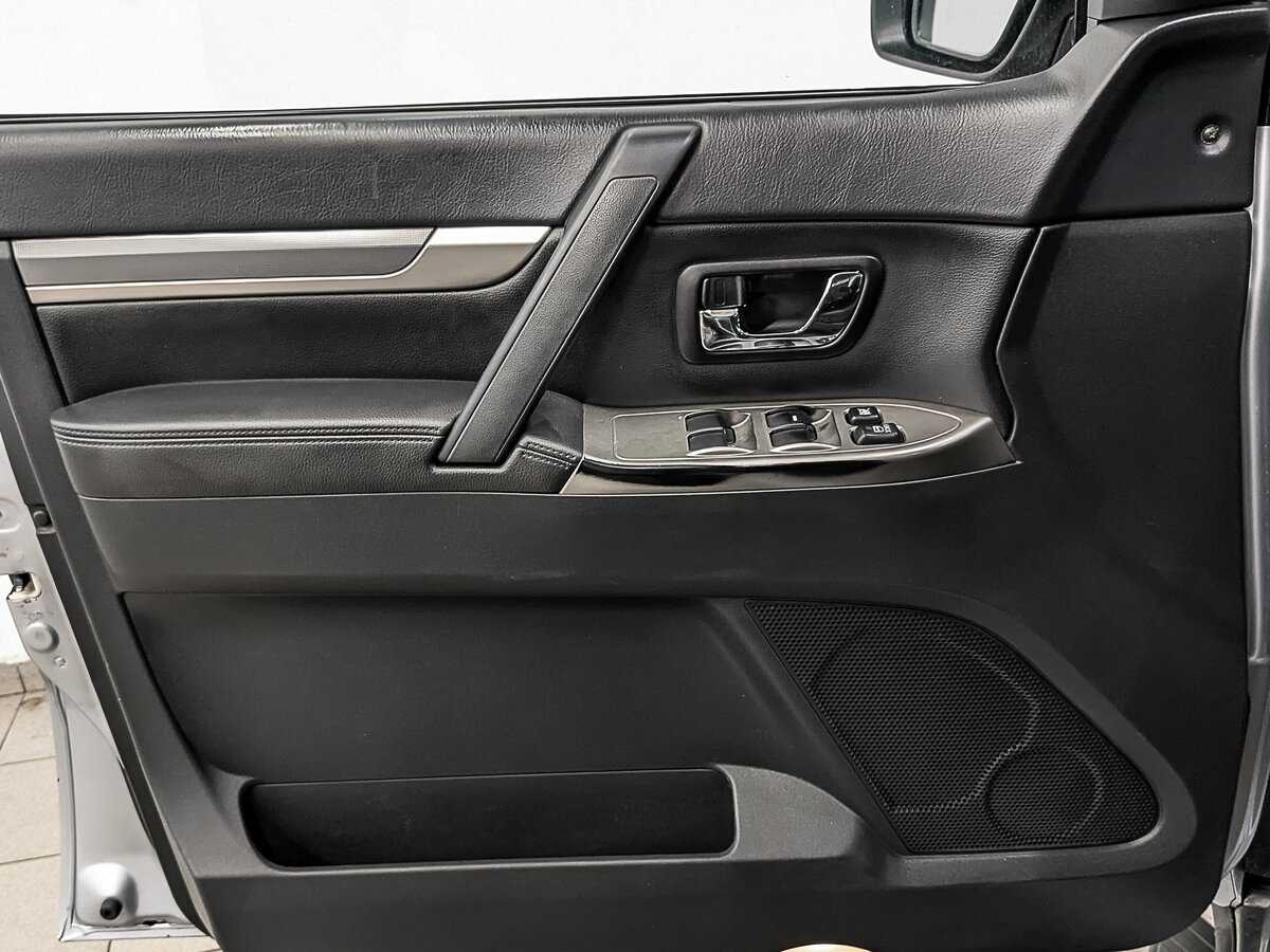 Mitsubishi Pajero б/у, 2014, Автоматическая. Фото: #18