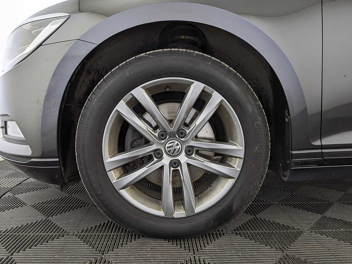 Volkswagen Passat б/у, 2019, Роботизированная. Фото: #11