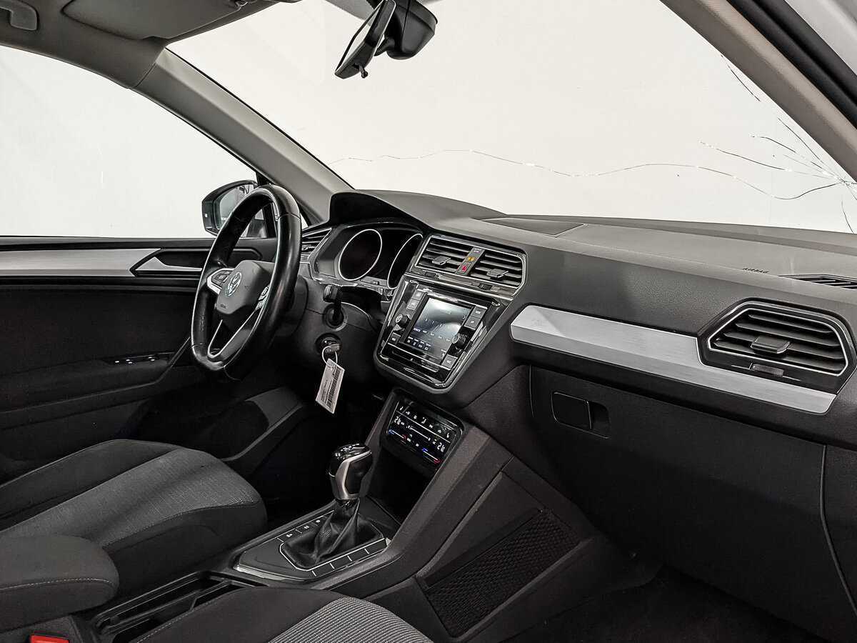 Volkswagen Tiguan б/у, 2021, Роботизированная. Фото: #12