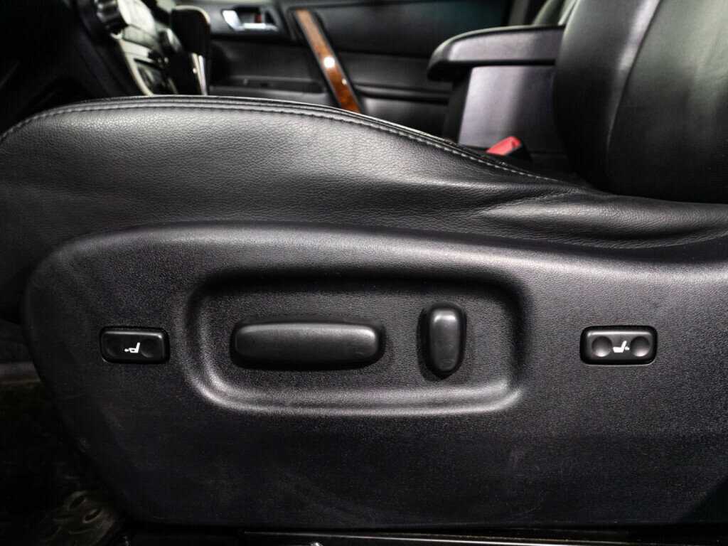 Тойота Хайлэндер б/у, 2012, Автоматическая. Фото: #15