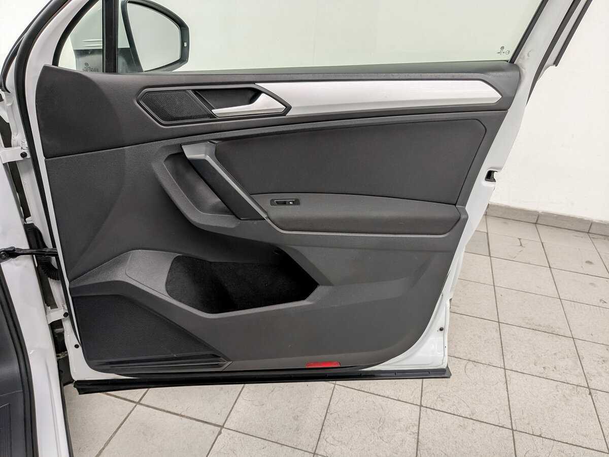 Volkswagen Tiguan б/у, 2021, Роботизированная. Фото: #19