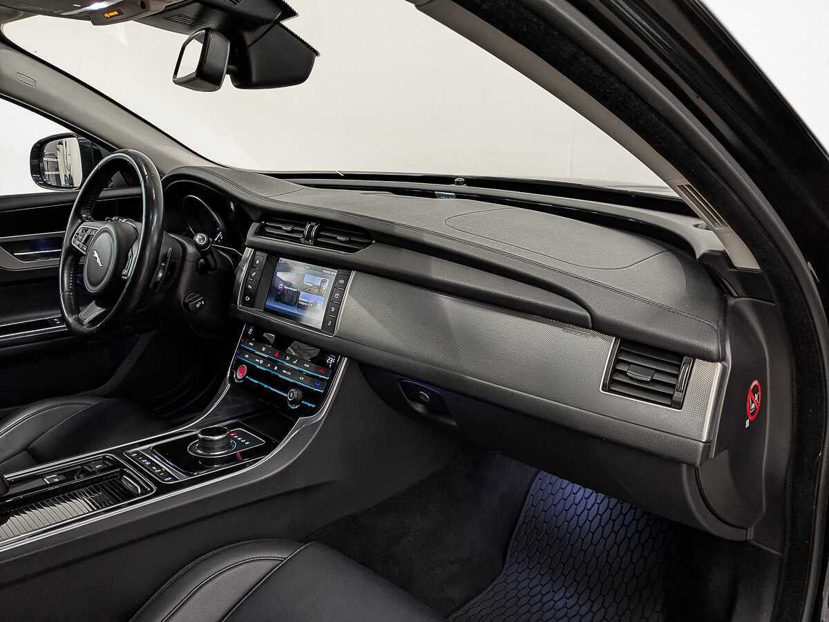 Jaguar XF б/у, 2017, Автоматическая. Фото: #10