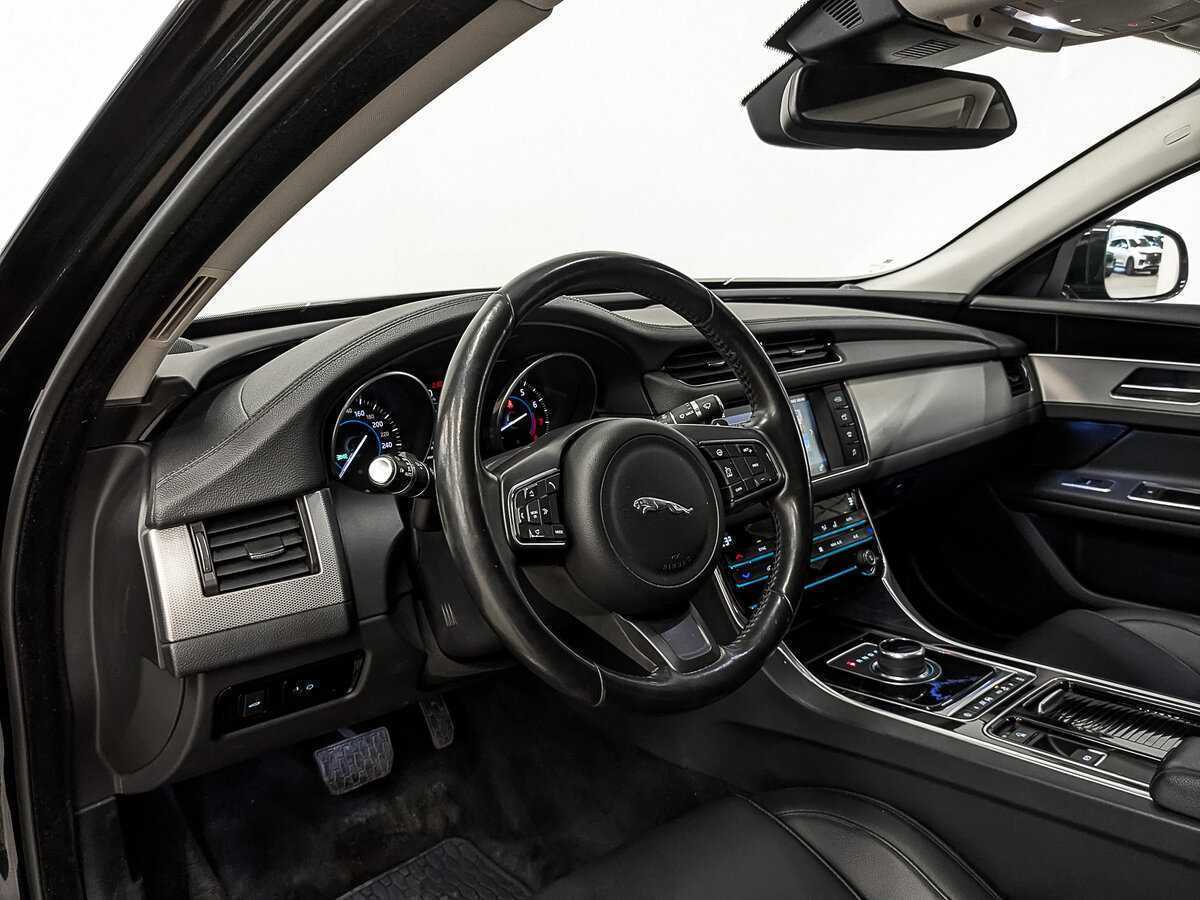 Jaguar XF б/у, 2017, Автоматическая. Фото: #12