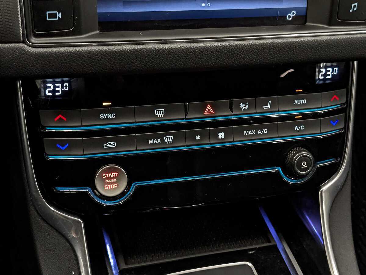 Jaguar XF б/у, 2017, Автоматическая. Фото: #18