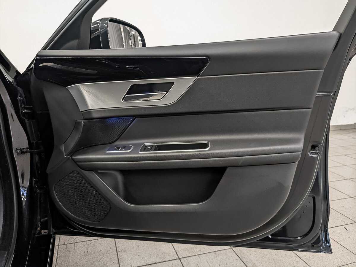 Jaguar XF б/у, 2017, Автоматическая. Фото: #22