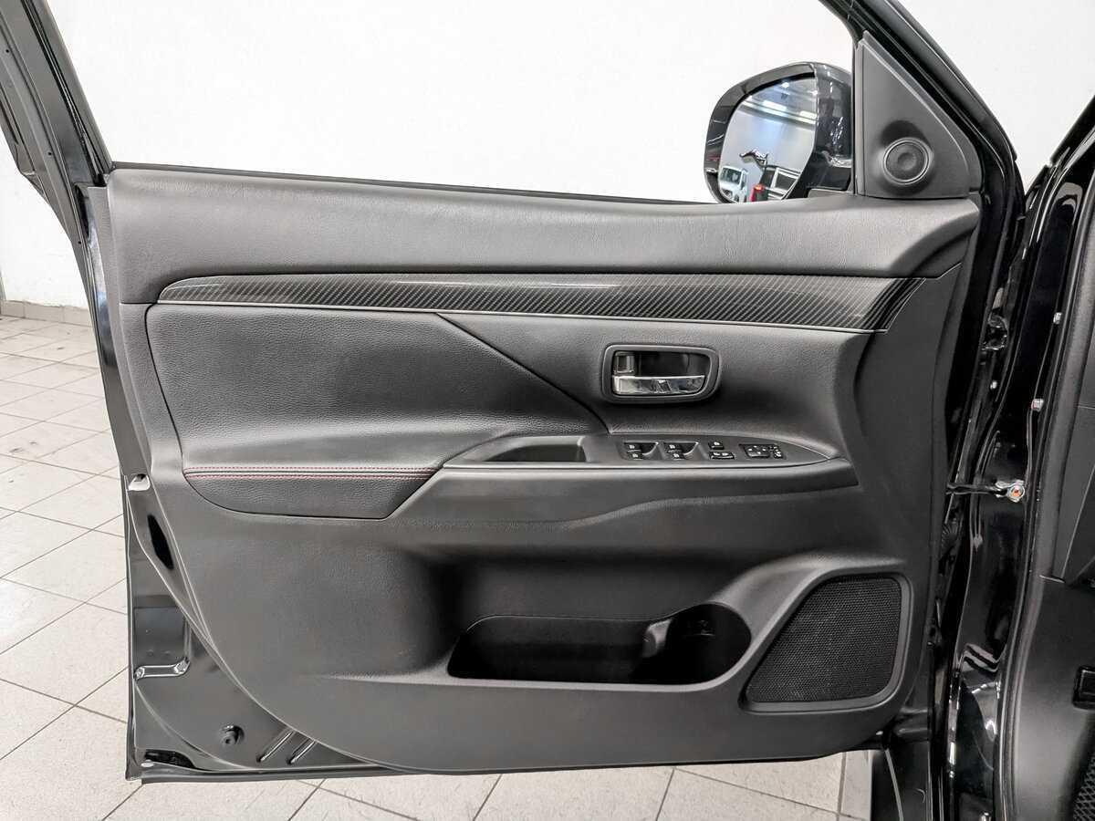 Mitsubishi Outlander б/у, 2021, Вариатор. Фото: #16