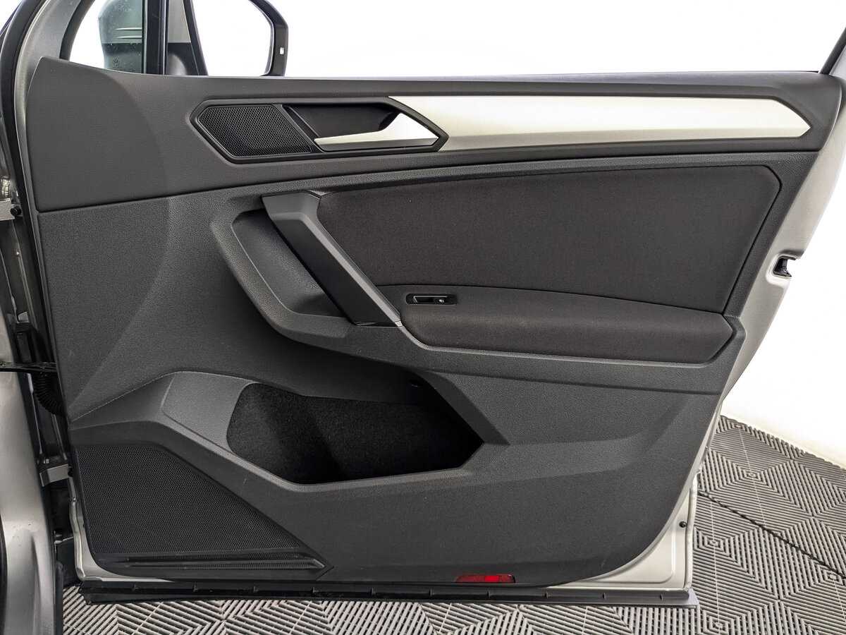 Volkswagen Tiguan б/у, 2020, Роботизированная. Фото: #24