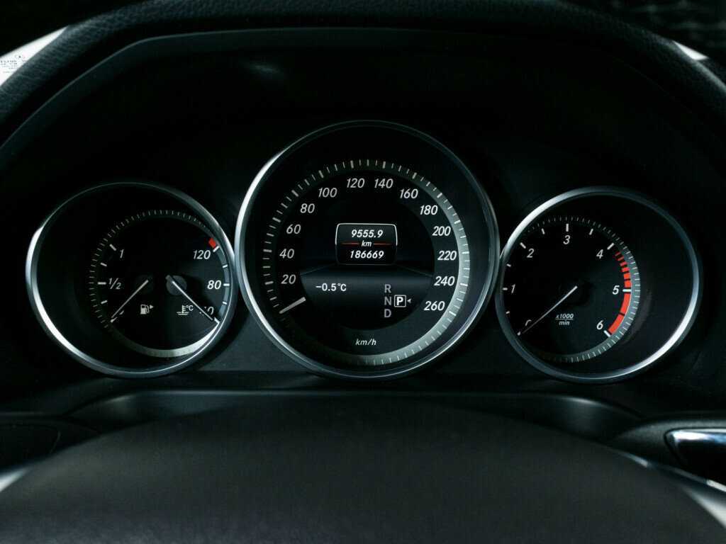 Mercedes-Benz E-Класс б/у, 2014, Автоматическая. Фото: #10