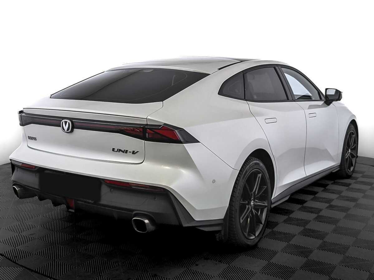 Changan UNI-V б/у, 2023, Роботизированная. Фото: #4