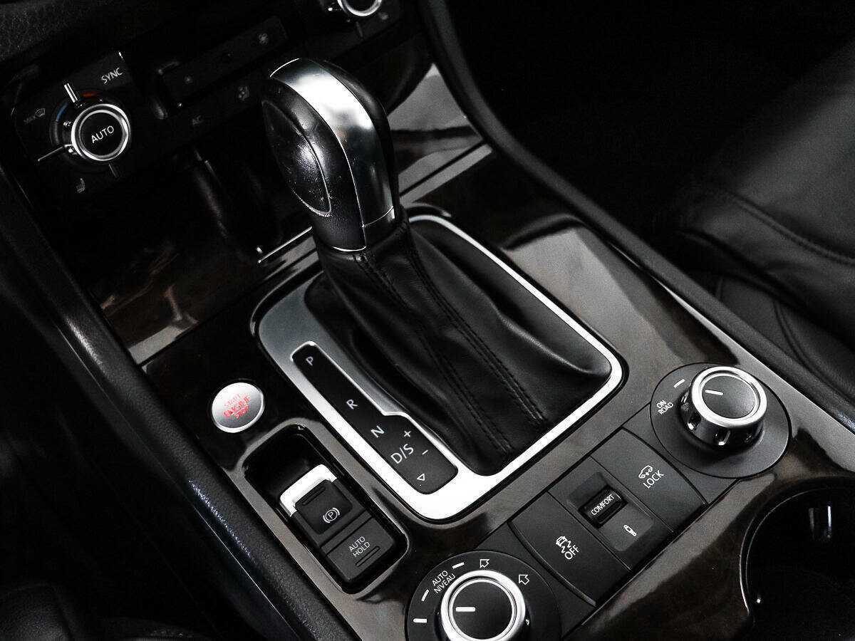 Volkswagen Touareg б/у, 2012, Автоматическая. Фото: #10