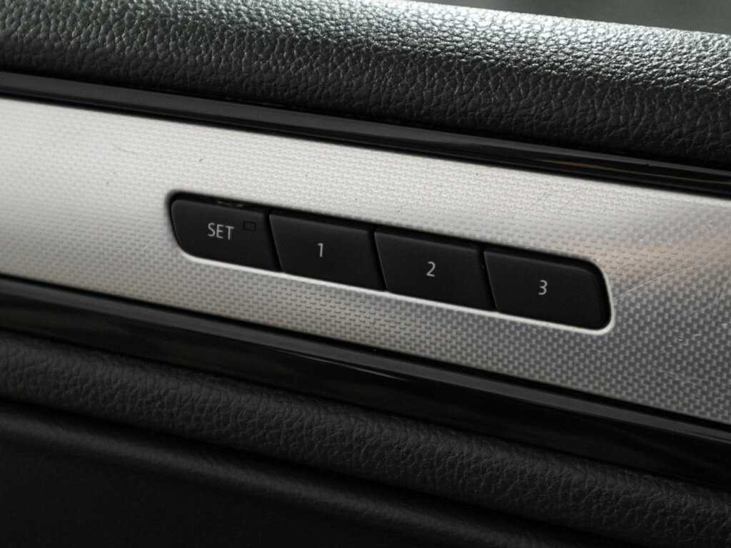 Volkswagen Touareg б/у, 2012, Автоматическая. Фото: #15