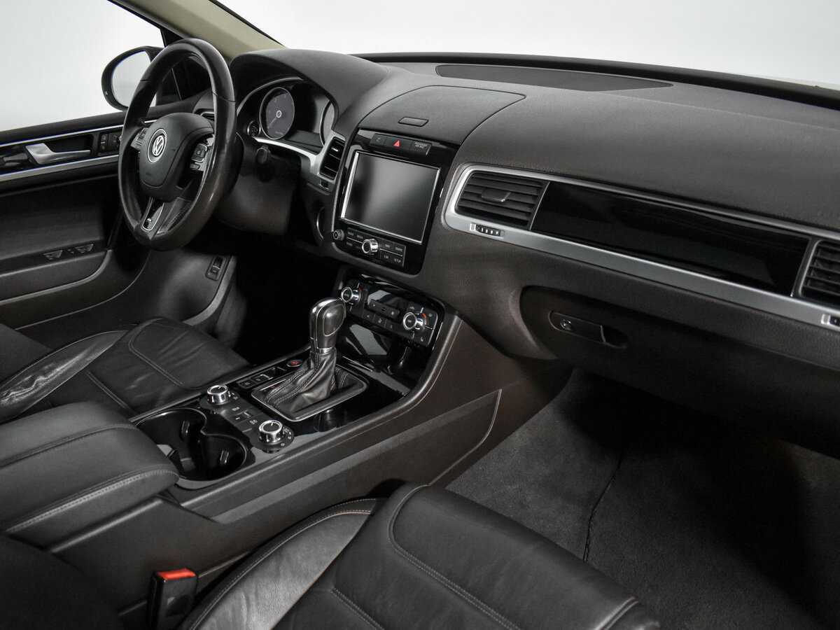 Volkswagen Touareg б/у, 2013, Автоматическая. Фото: #12