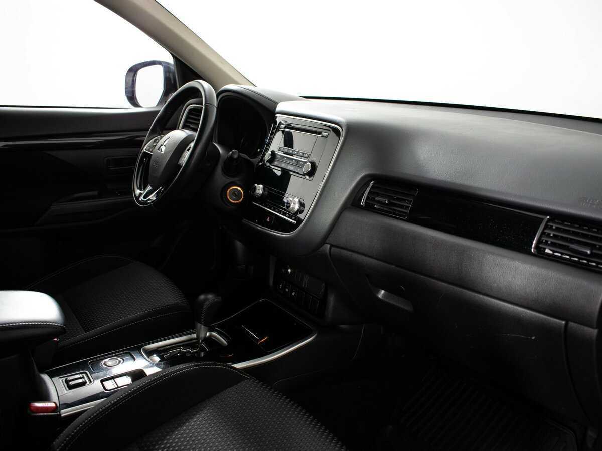 Mitsubishi Outlander б/у, 2020, Вариатор. Фото: #8