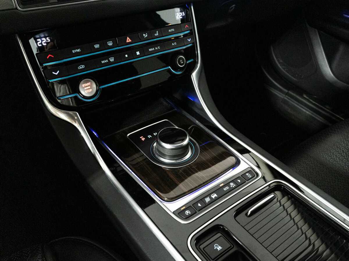 Jaguar XF б/у, 2016, Автоматическая. Фото: #21