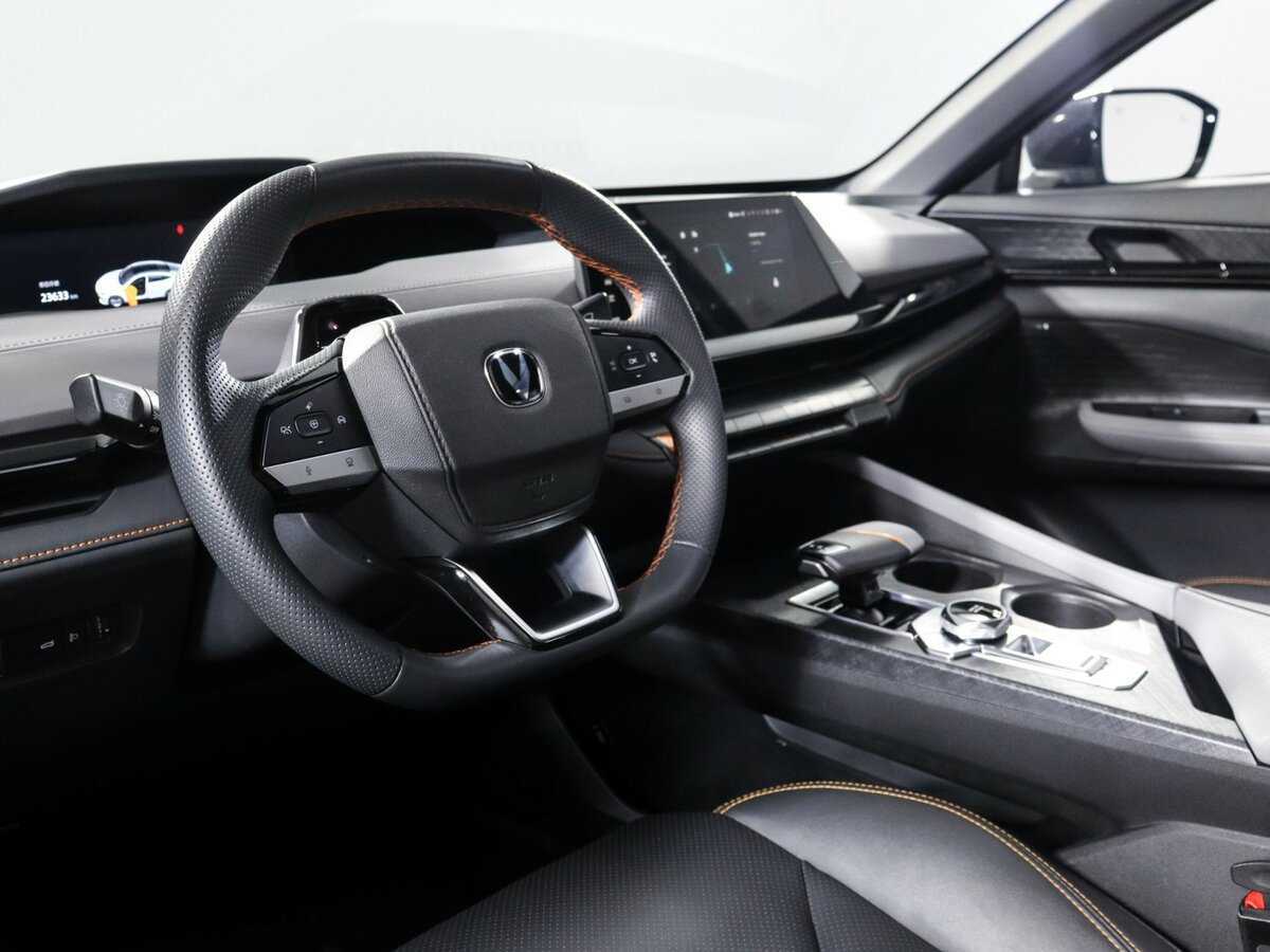 Changan UNI-V б/у, 2023, Роботизированная. Фото: #10