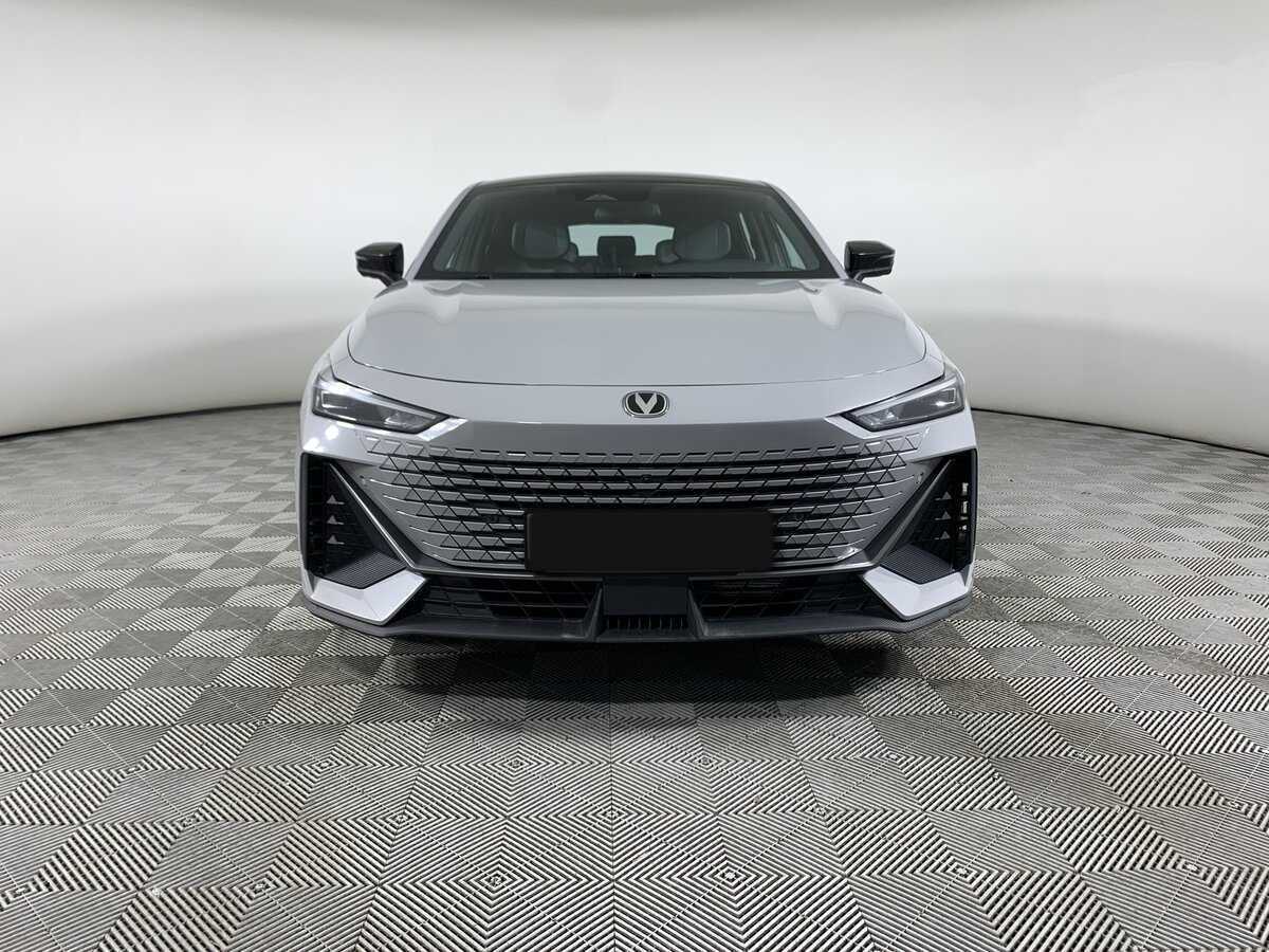 Changan UNI-V б/у, 2023, Роботизированная. Фото: #1