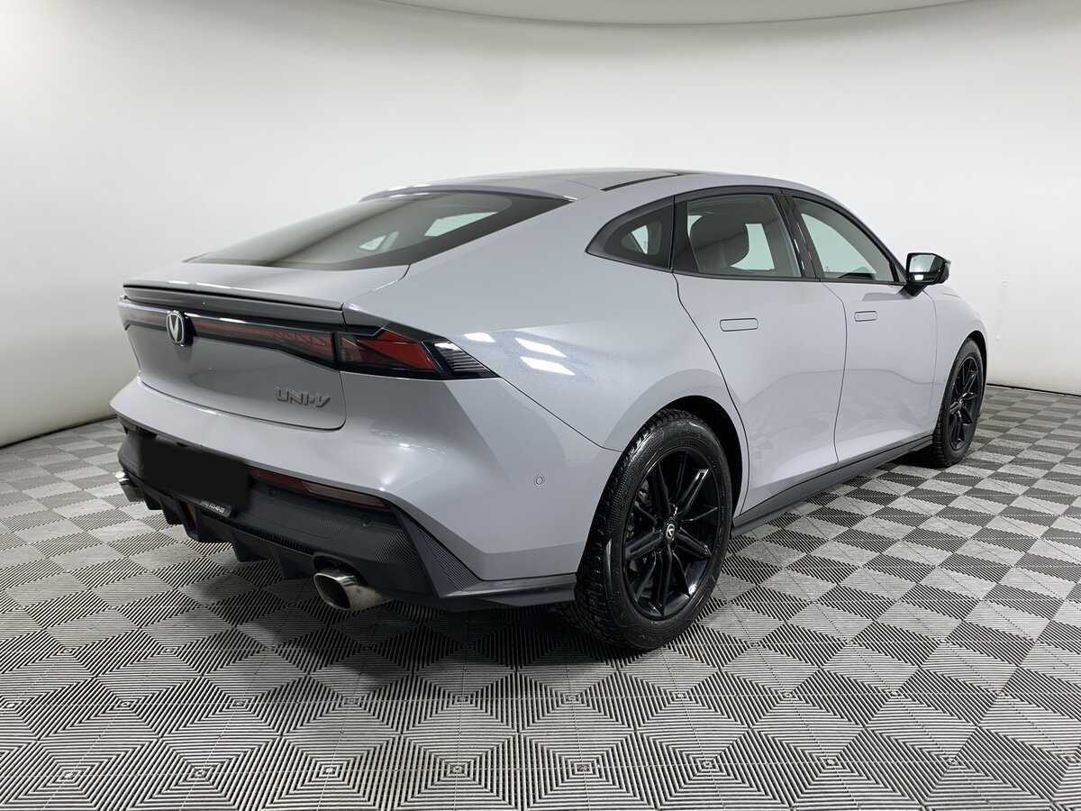 Changan UNI-V б/у, 2023, Роботизированная. Фото: #4