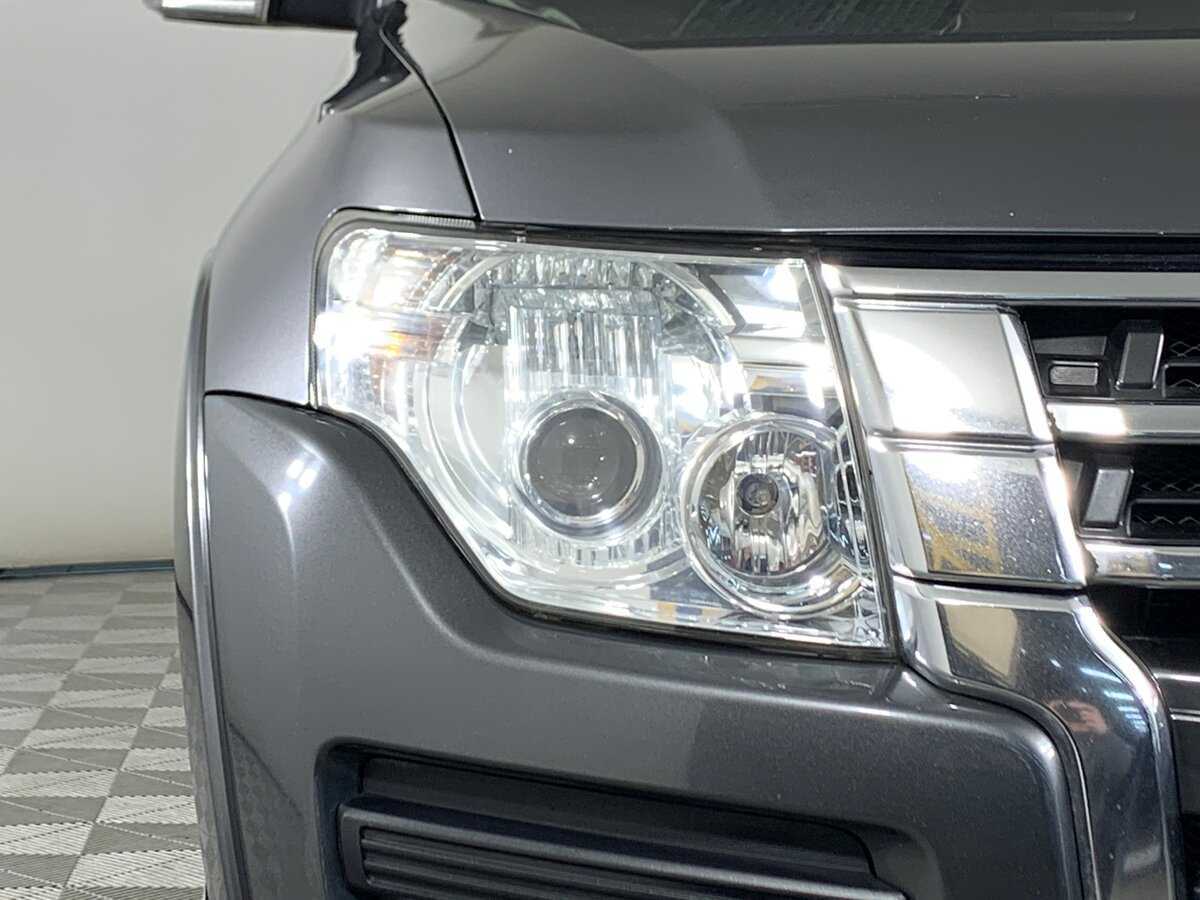 Mitsubishi Pajero б/у, 2015, Автоматическая. Фото: #9